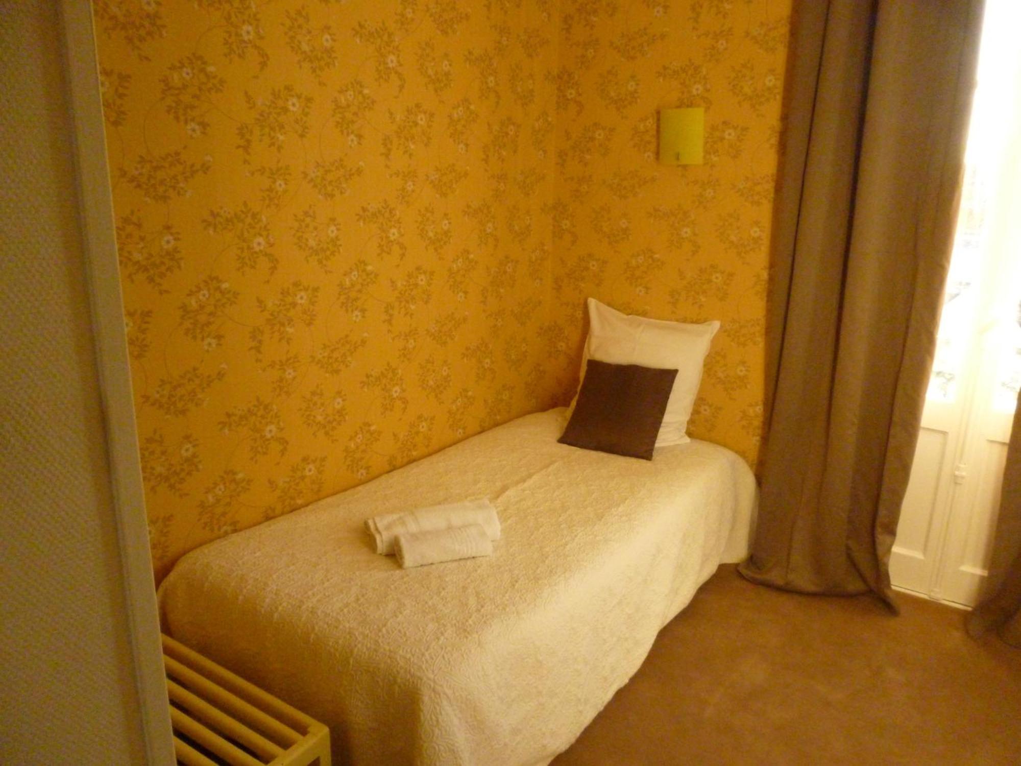 Hotel California Vichy Room photo